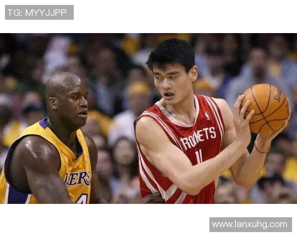 姚明低位转身技巧解析与实战应用探讨 姚明低位转身技巧解析与实战应用探讨