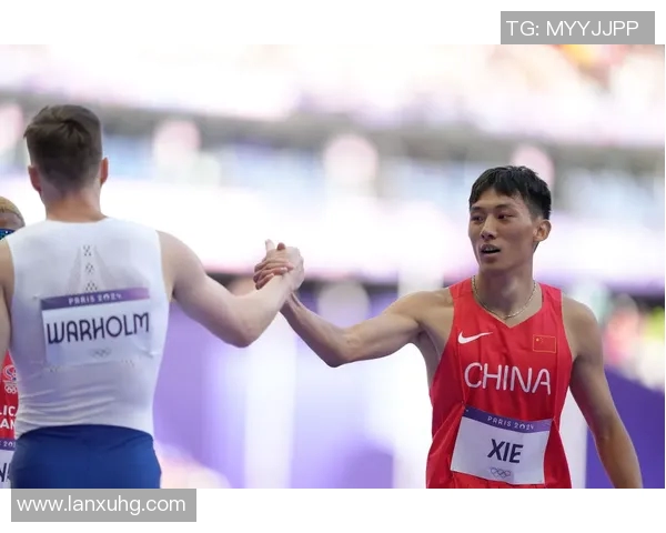 姚明戴眼罩的背后故事与他对篮球的执着追求