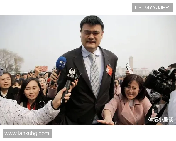 姚明干扰球事件回顾与影响分析篮球界的争议与反思 姚明干扰球事件回顾与影响分析篮球界的争议与反思